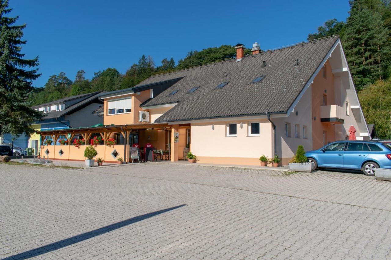 Hotel Hisa Izabela Muta Zewnętrze zdjęcie