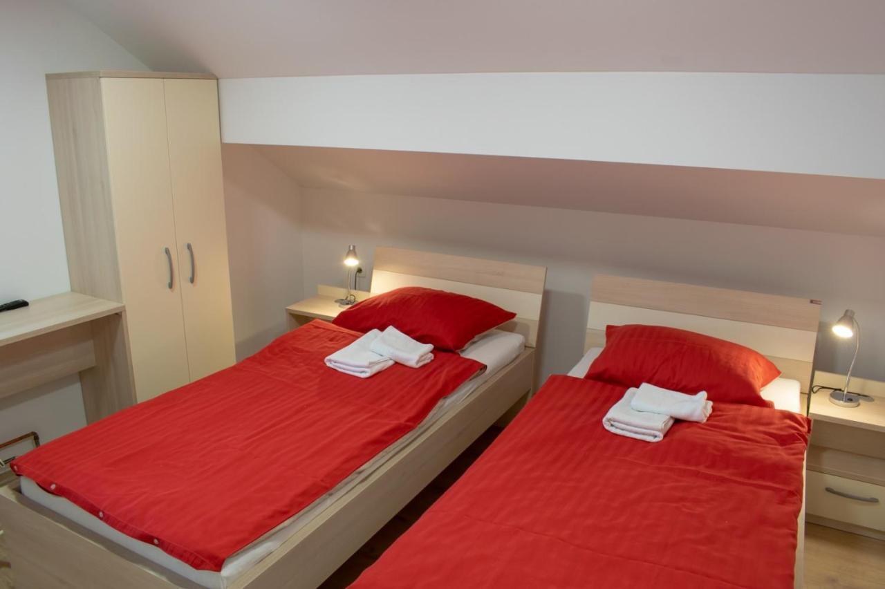 Hotel Hisa Izabela Muta Zewnętrze zdjęcie
